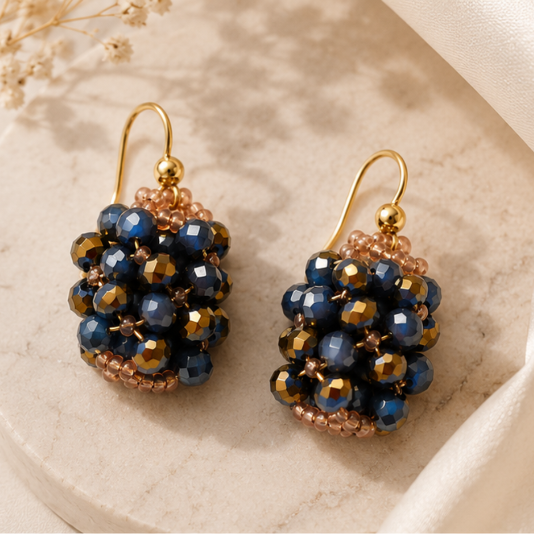 Orecchini Grappolo Handmade in Cristalli Sfaccettati Aura Blu con ganci in argento 925