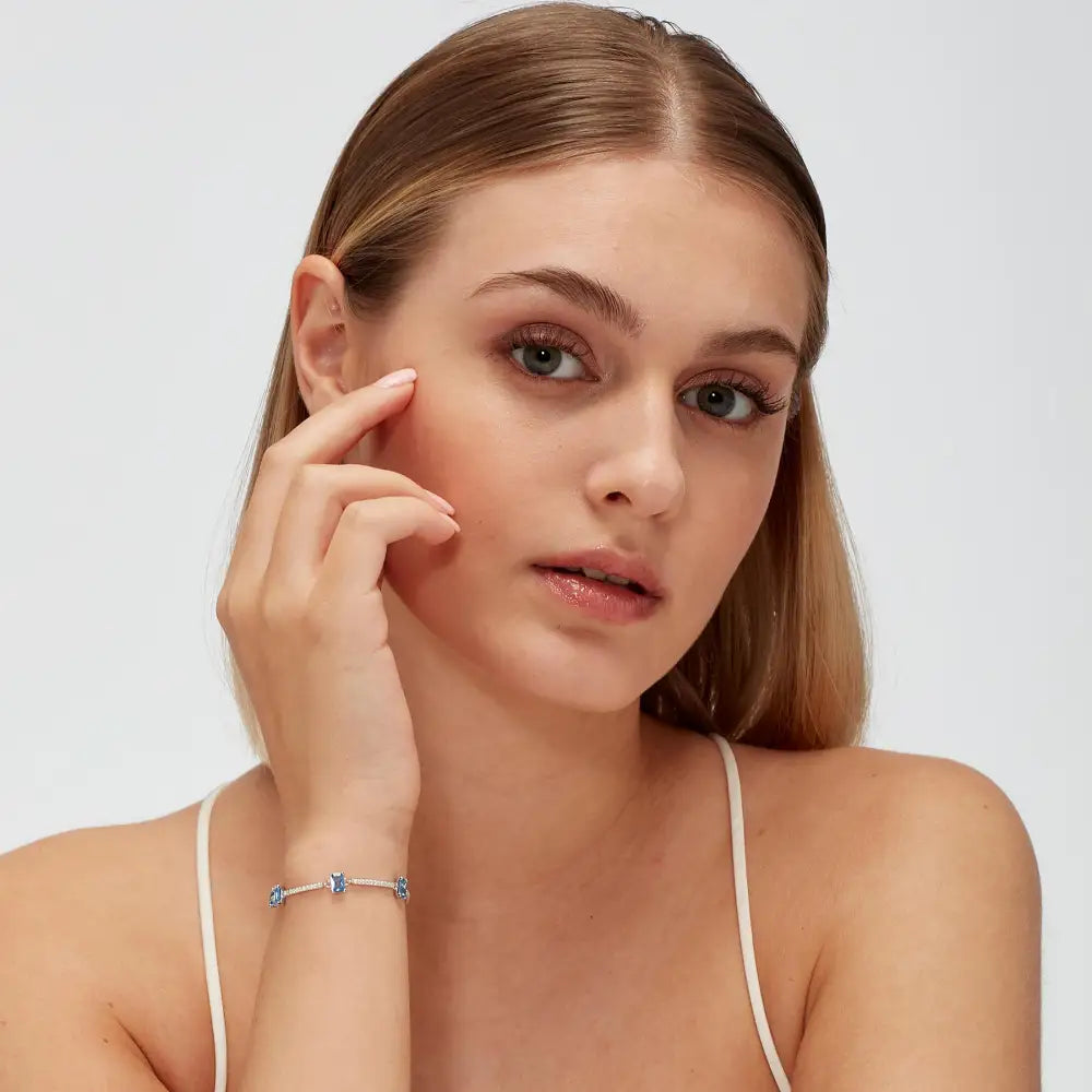 Bracciale donna Brosway in argento 925 con gemme blu e catena delicata