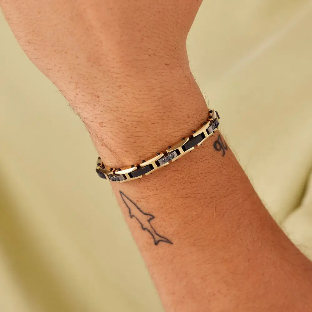 Bracciale Brosway BBC32 in acciaio nero e oro magnetico al polso
