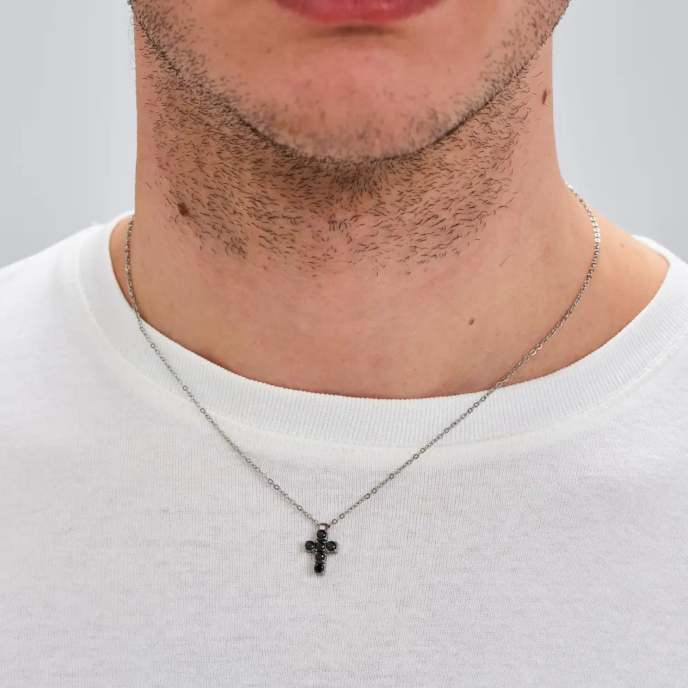 Collana Brosway Avantgarde Uomo BVD02 in acciaio, croce nera con catena argento