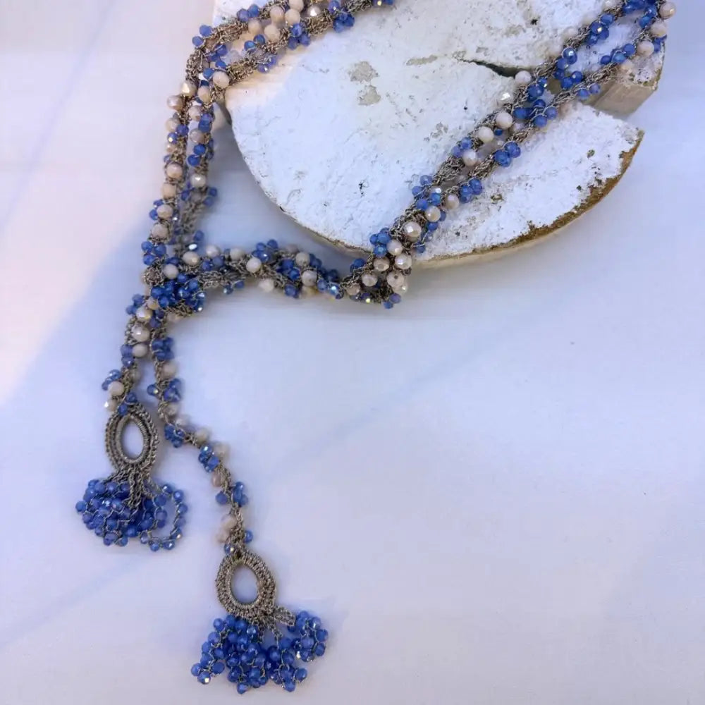 Collana handmade Azzurra lariat con cristalli sfaccettati blu e perline
