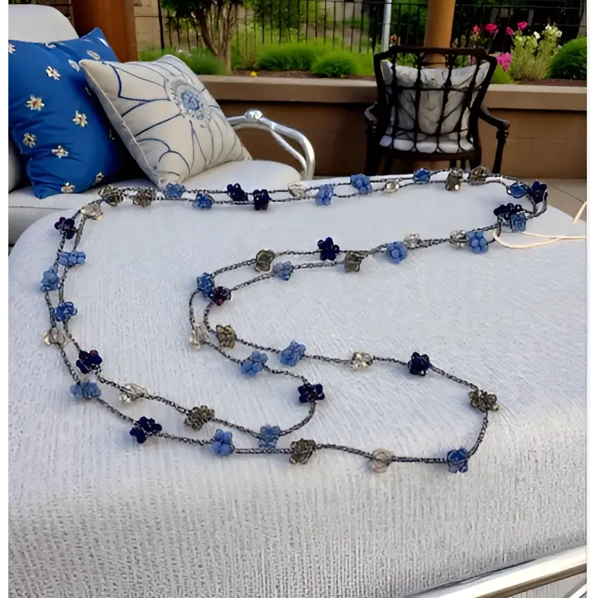 Collana handmade Flora con cristalli sfaccettati blu e argento