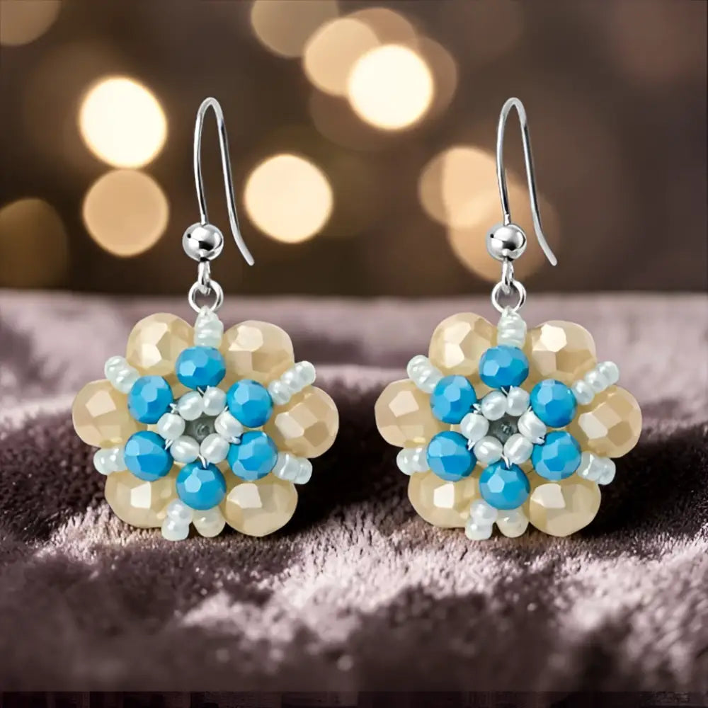 Orecchini Aurora artigianali con cristalli sfaccettati blu e gancio argento 925