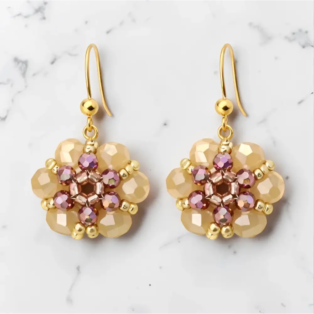 Orecchini Aurora artigianali con cristalli sfaccettati, perla pesca e oro rosa